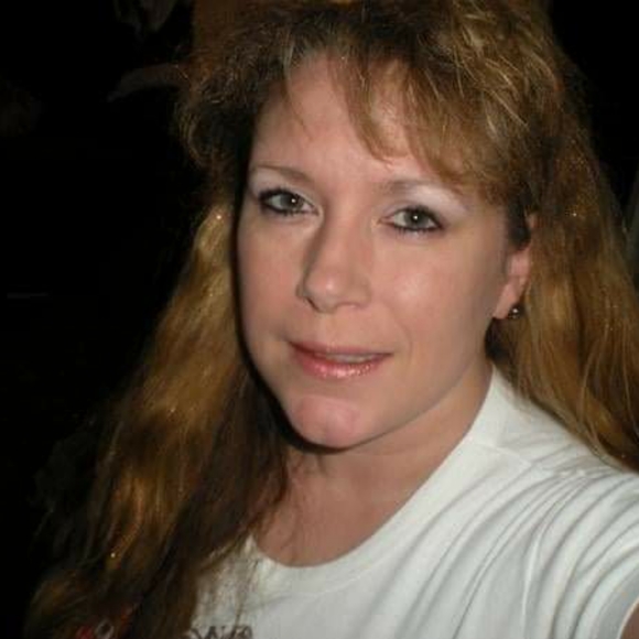 Meet your Posher, Stephanie - Picture 2 of 2